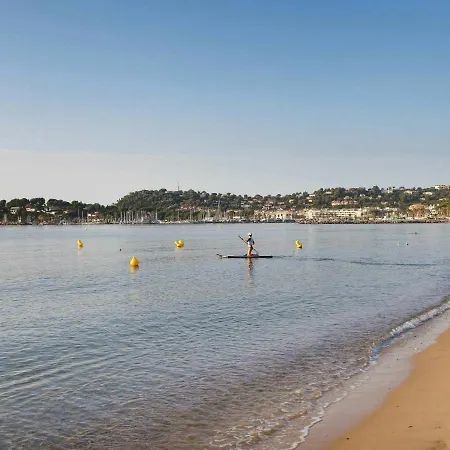 Beautiful With Balcony Or Terrace, Near The * Cavalaire-sur-Mer